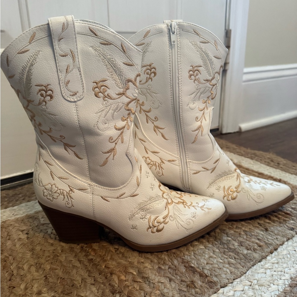 White Embroidered Western Boots